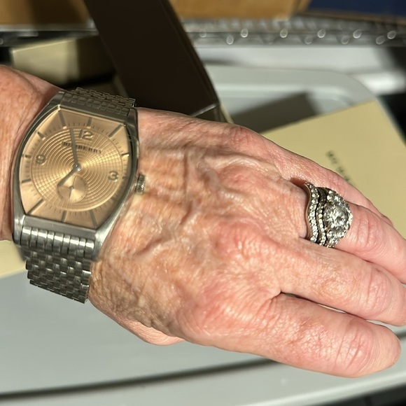 Vintage Burberry ladies watch. EUC box and original paperwork. Stainless band main image 8